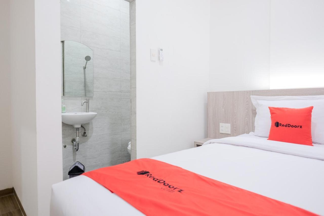 Reddoorz Plus @ Jalan Juanda Medan Esterno foto