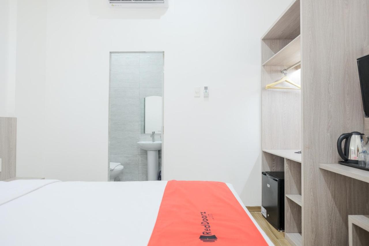 Reddoorz Plus @ Jalan Juanda Medan Esterno foto